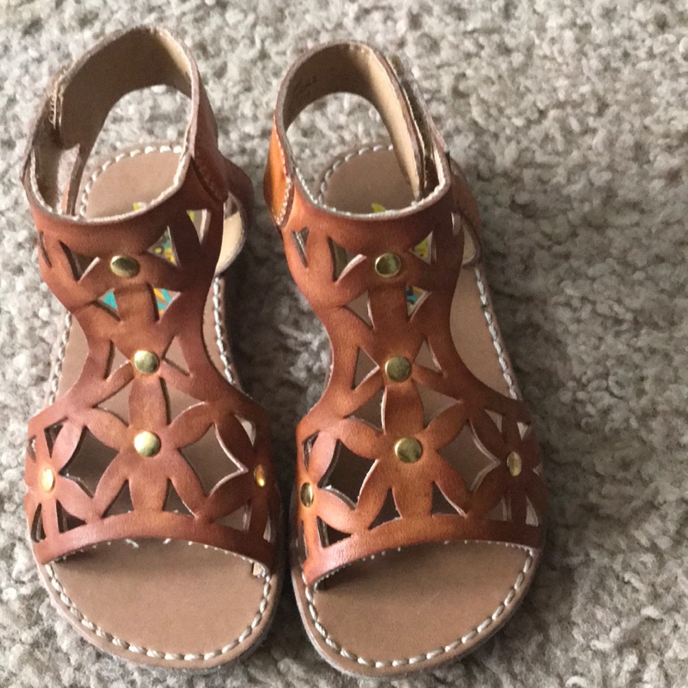 Girls shoes size 6